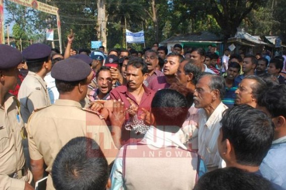 Lawless Tripuraâ€™s noise pollution  under CPI-Mâ€™s rule :  Hindu devotees led by local goons blocked Agartala Highway for hours, normal lives disrupted